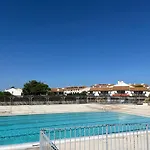 Grand Face Au Lac, Vue Sur Les Pyrenees Apartament *