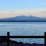 Grand Face Au Lac, Vue Sur Les Pyrenees Apartament
