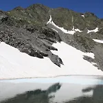 Grand Face Au Lac, Vue Sur Les Pyrenees Apartament