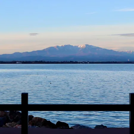 Grand Face Au Lac, Vue Sur Les Pyrenees Apartmán